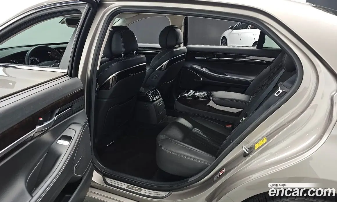 Genesis G90 2019 3.8 автомат (гидро), фото 18 Genesis G90 2019 3.8 автомат (гидро), фото 18