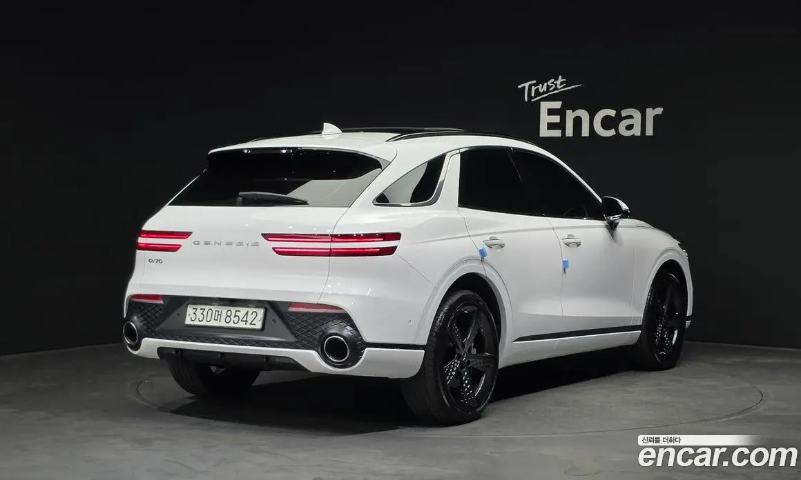 Genesis GV70 2022 2.5 автомат (гидро), фото 2 Genesis GV70 2022 2.5 автомат (гидро), фото 2