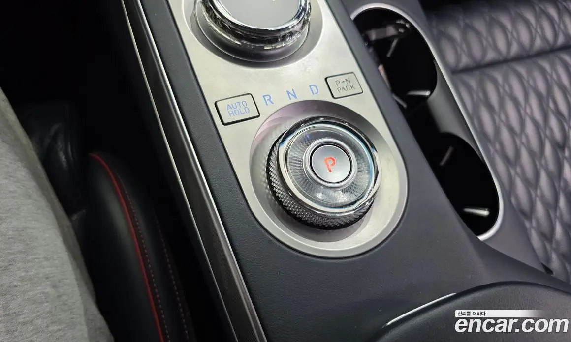 Genesis GV70 2022 2.5 автомат (гидро), фото 12 Genesis GV70 2022 2.5 автомат (гидро), фото 12