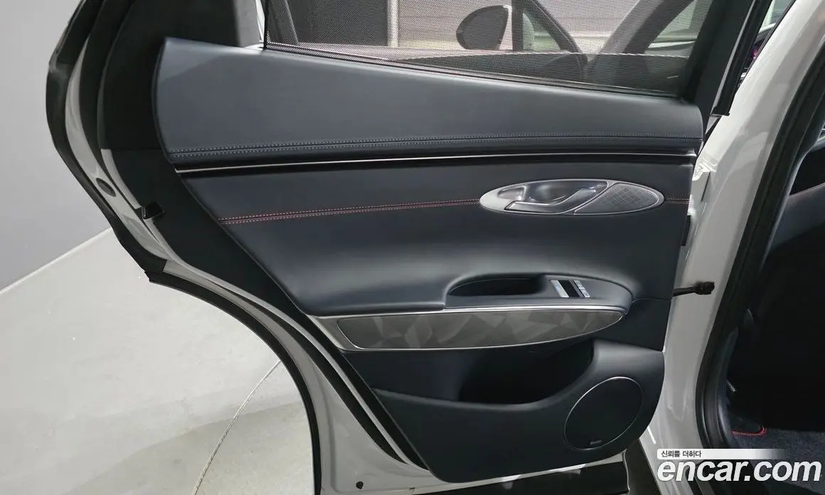 Genesis GV70 2022 2.5 автомат (гидро), фото 15 Genesis GV70 2022 2.5 автомат (гидро), фото 15