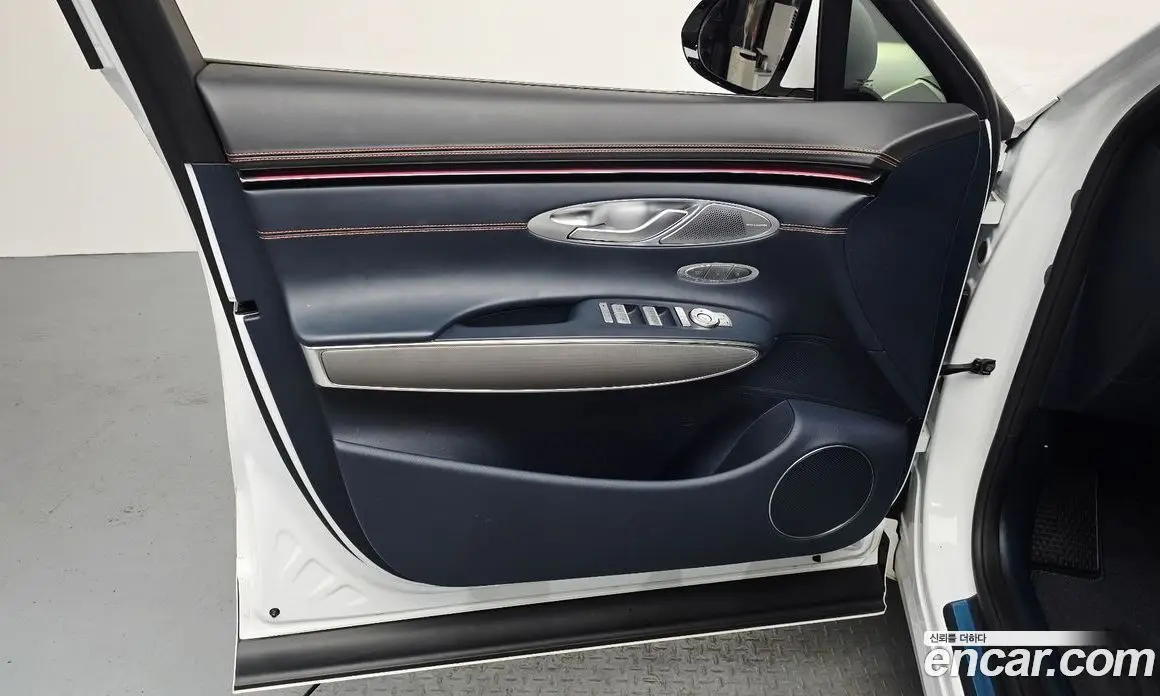 Genesis GV70 2024 2.5 автомат (гидро), фото 14 Genesis GV70 2024 2.5 автомат (гидро), фото 14