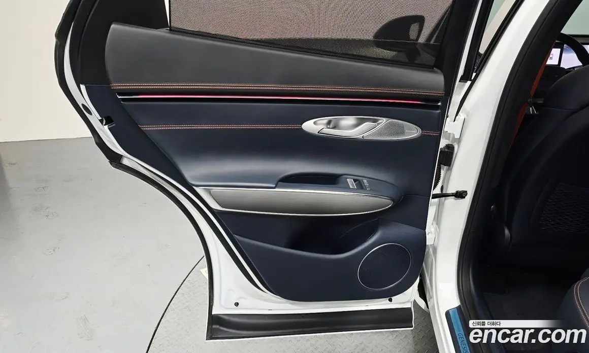 Genesis GV70 2024 2.5 автомат (гидро), фото 15 Genesis GV70 2024 2.5 автомат (гидро), фото 15