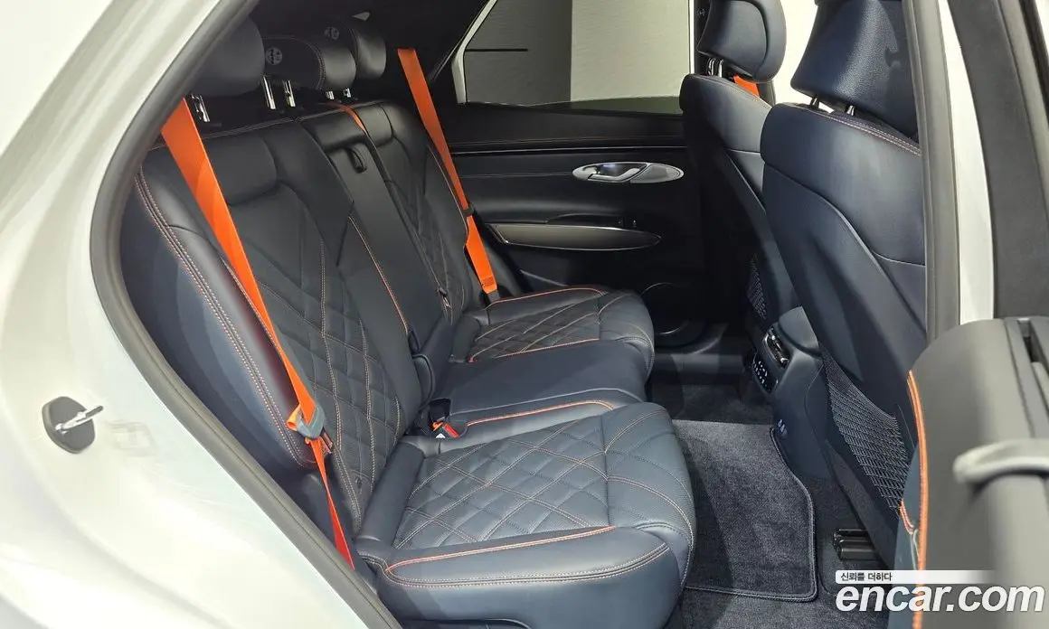 Genesis GV70 2025 2.5 автомат (гидро), фото 17 Genesis GV70 2025 2.5 автомат (гидро), фото 17