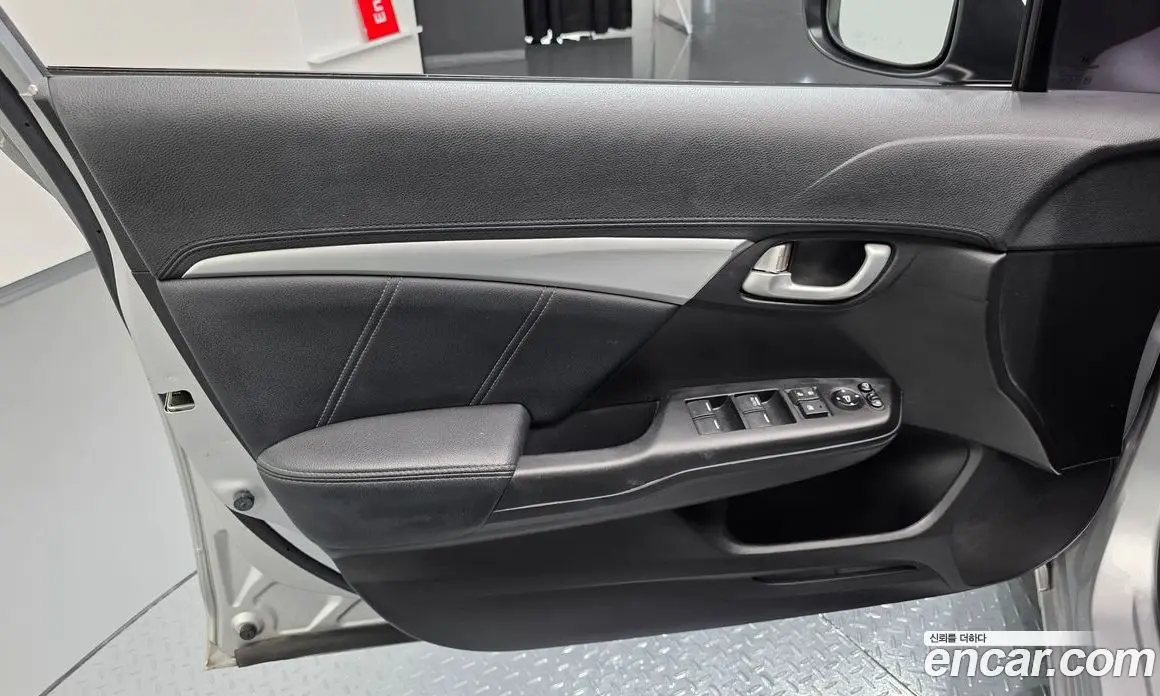 Honda Civic 2015 1.8 автомат (гидро), фото 13