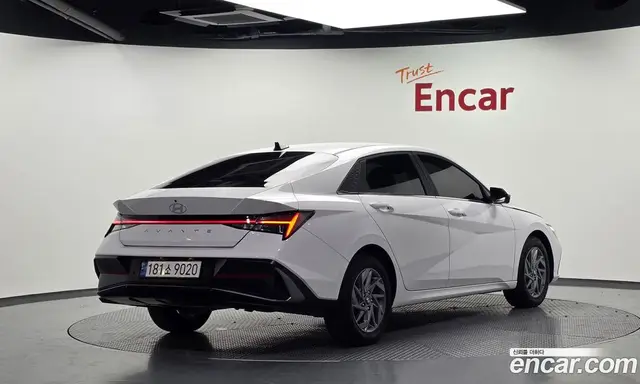 Hyundai Avante 2023 1.6 автомат (гидро), миниатюра 2