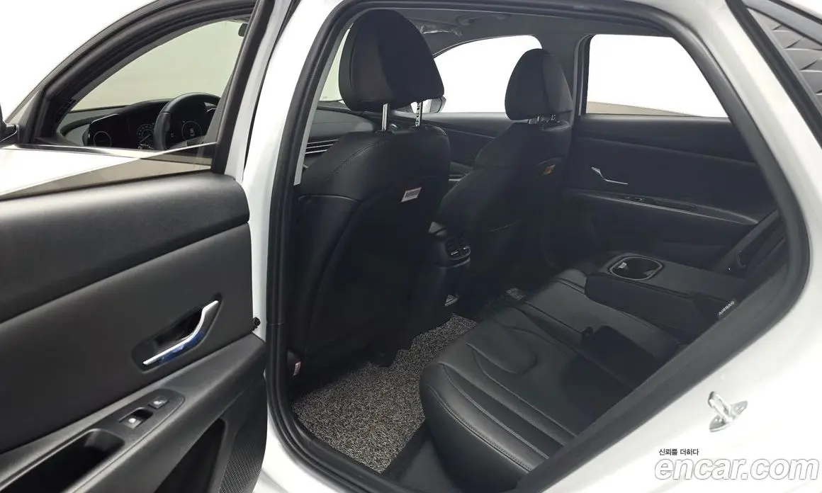 Hyundai Avante 2023 1.6 автомат (гидро), фото 17