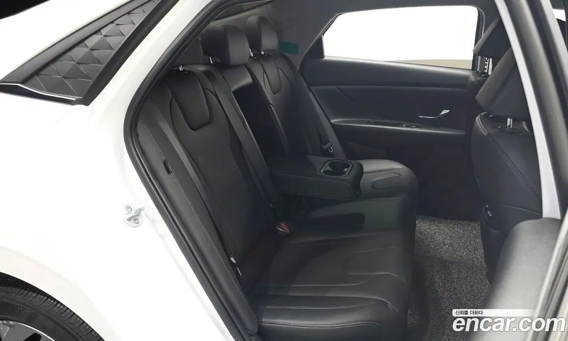 Hyundai Avante 2023 1.6 автомат (гидро), фото 18