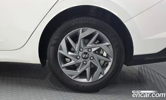 Hyundai Avante 2023 1.6 автомат (гидро), миниатюра 7