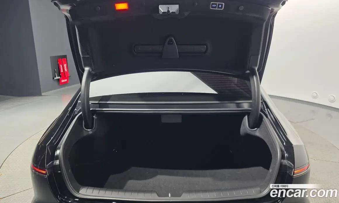 Hyundai Grandeur 2024 1.6 автомат (гидро), фото 20