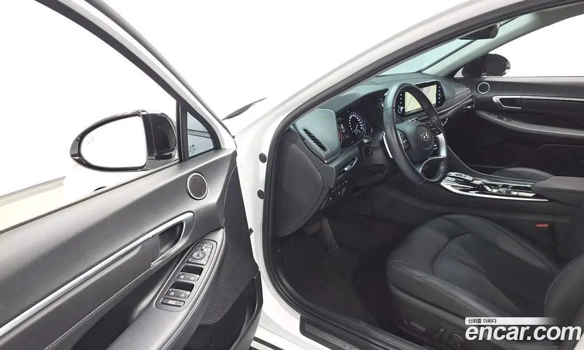 Hyundai Sonata 2022 2.0 автомат (гидро), фото 13