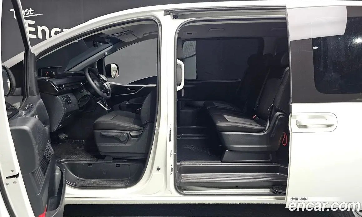 Hyundai Staria 2024 2.2 автомат (гидро), фото 13
