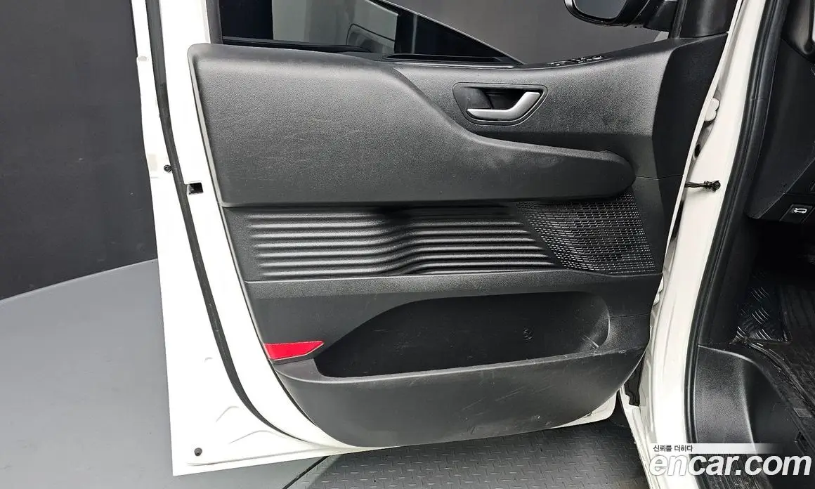 Hyundai Staria 2024 2.2 автомат (гидро), фото 14