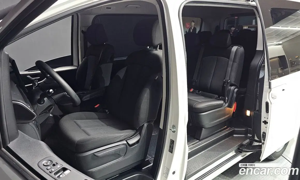 Hyundai Staria 2024 2.2 автомат (гидро), фото 16