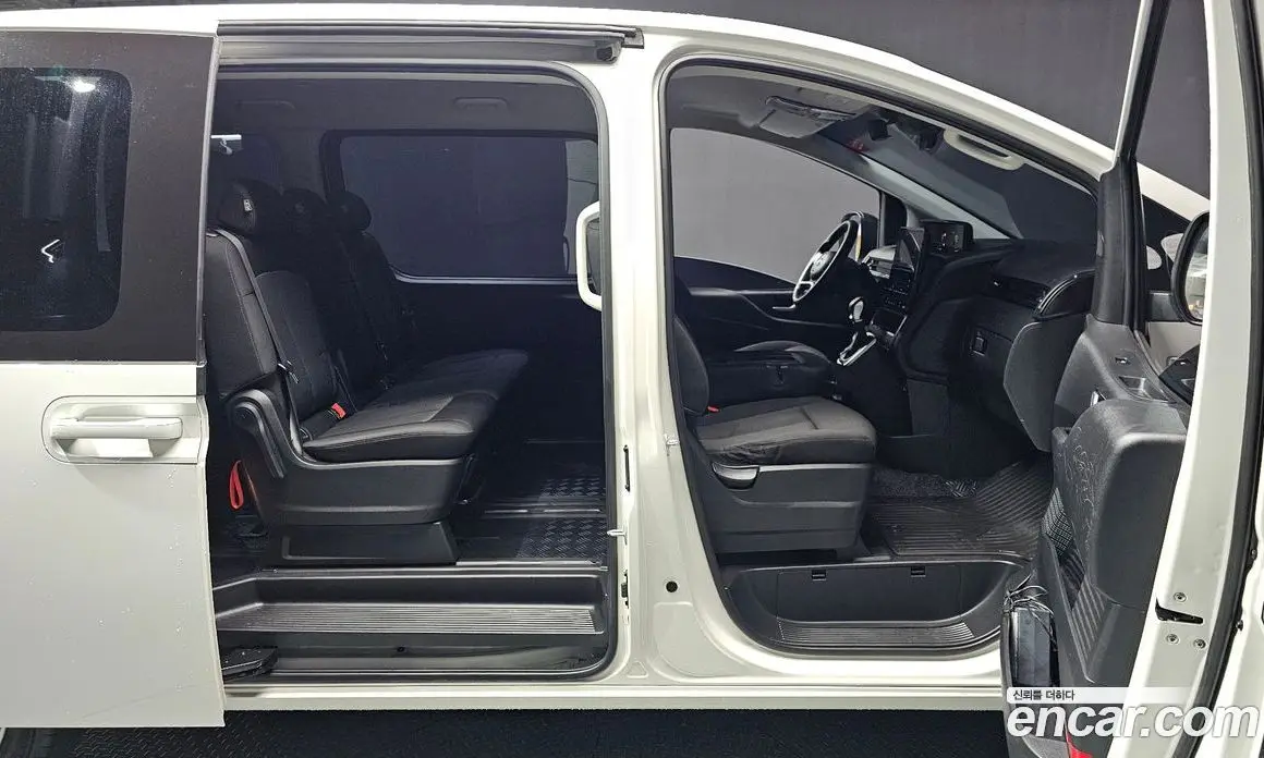 Hyundai Staria 2024 2.2 автомат (гидро), фото 17