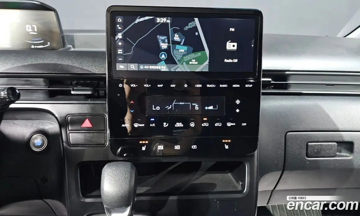 Hyundai Staria 2024 2.2 автомат (гидро), фото 20