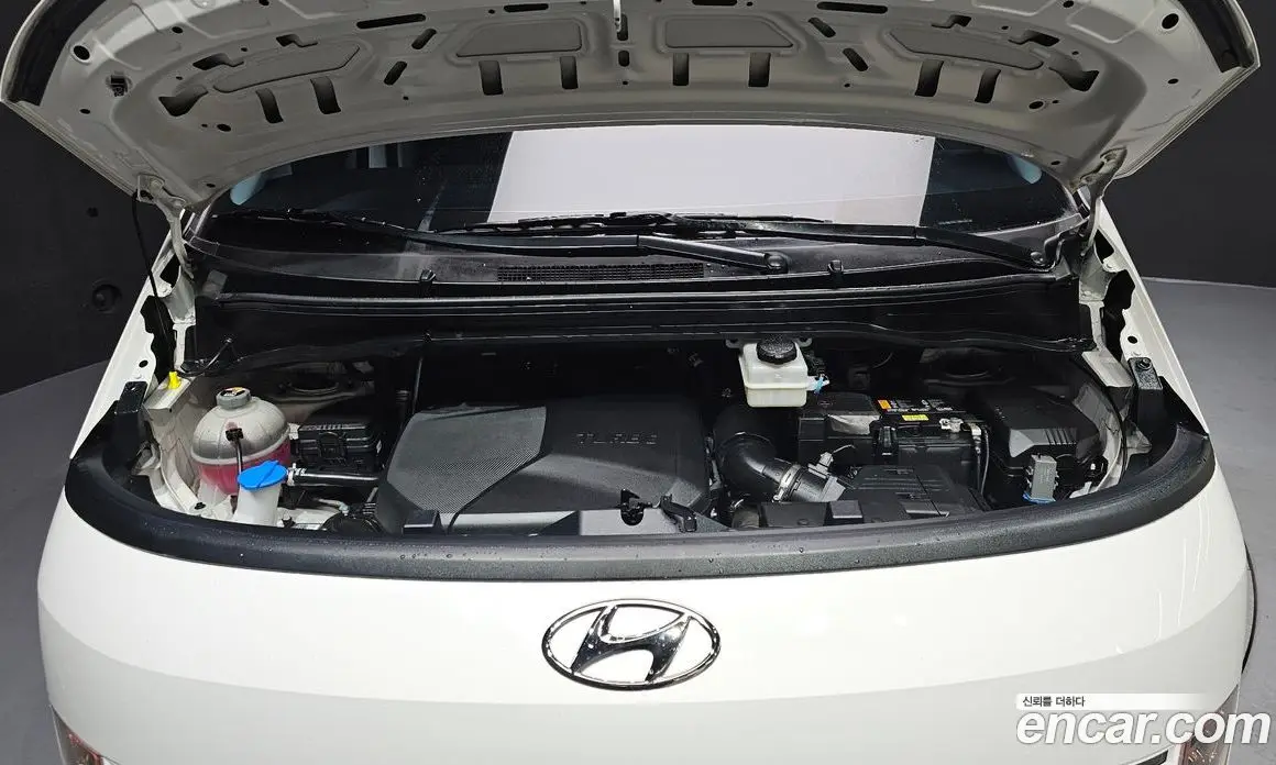 Hyundai Staria 2024 2.2 автомат (гидро), фото 6