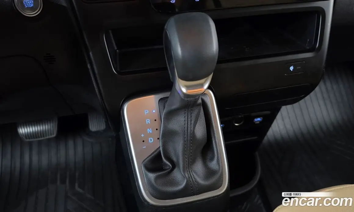 Hyundai Staria 2024 1.6 автомат (гидро), фото 11