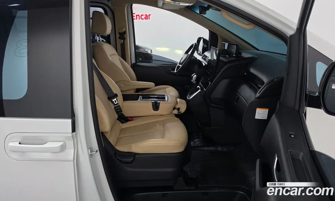 Hyundai Staria 2024 1.6 автомат (гидро), фото 15