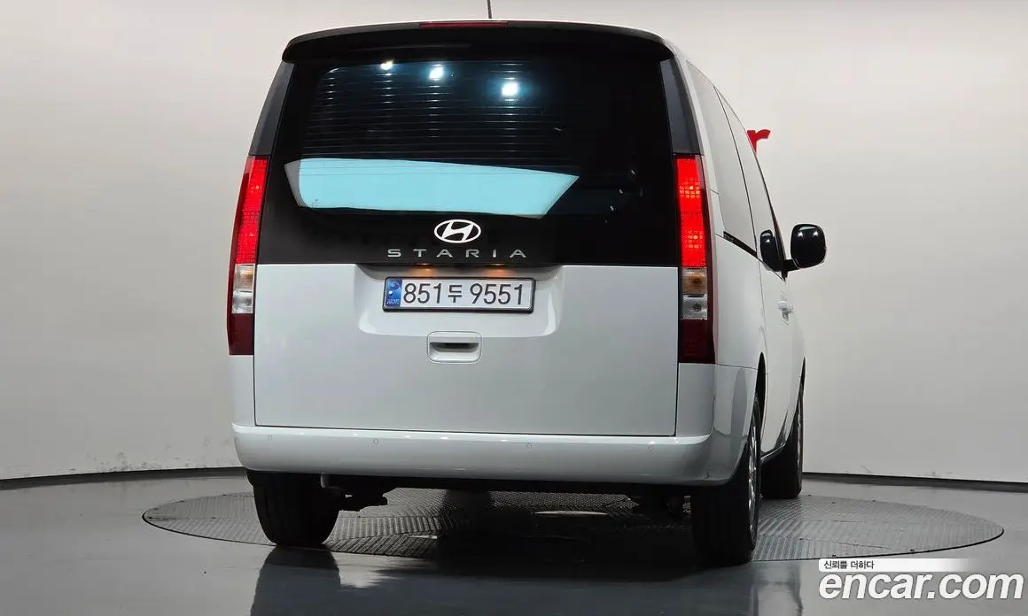 Hyundai Staria 2024 1.6 автомат (гидро), фото 3