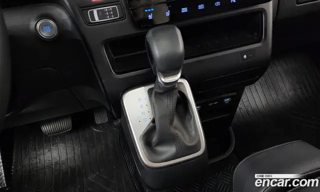 Hyundai Staria 2025 2.2 автомат (гидро), миниатюра 12