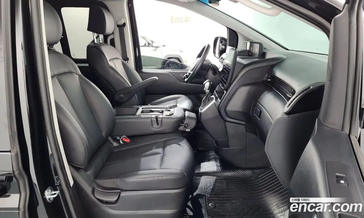 Hyundai Staria 2025 2.2 автомат (гидро), фото 16 Hyundai Staria 2025 2.2 автомат (гидро), фото 16