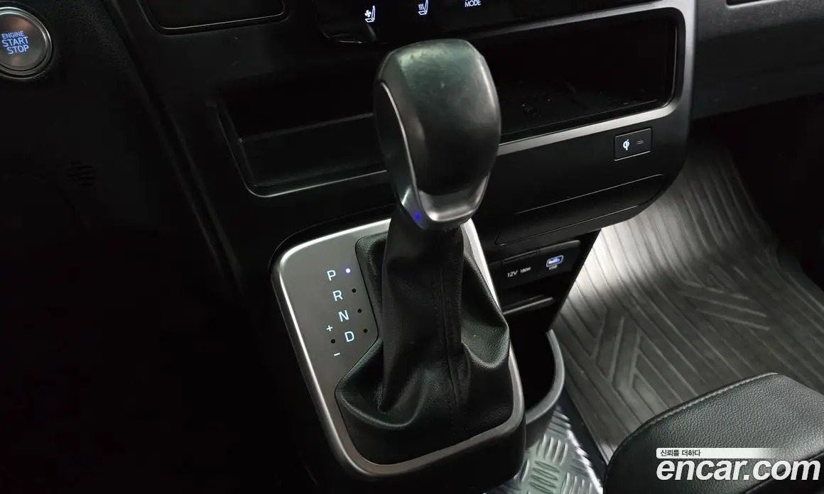 Hyundai Staria 2025 2.2 автомат (гидро), фото 12