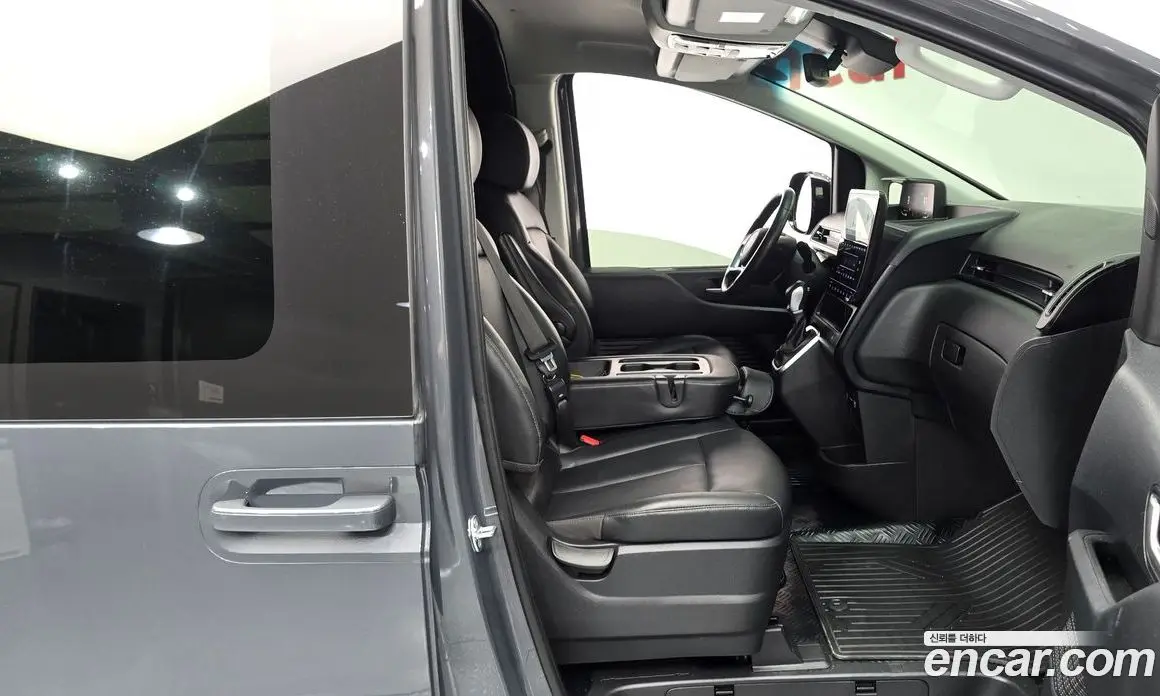 Hyundai Staria 2025 2.2 автомат (гидро), фото 16