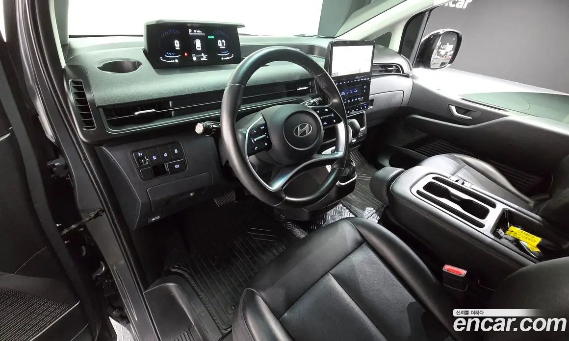 Hyundai Staria 2025 2.2 автомат (гидро), фото 10