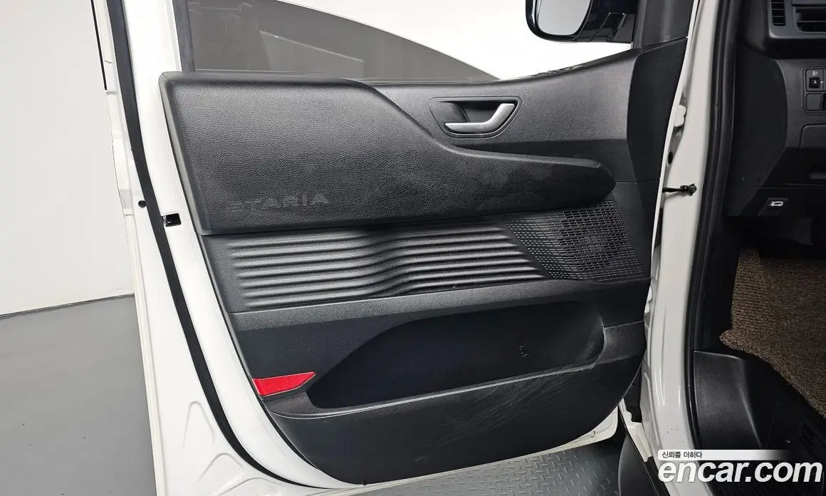 Hyundai Staria 2025 2.2 автомат (гидро), фото 14