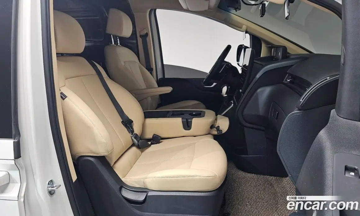 Hyundai Staria 2025 2.2 автомат (гидро), фото 16