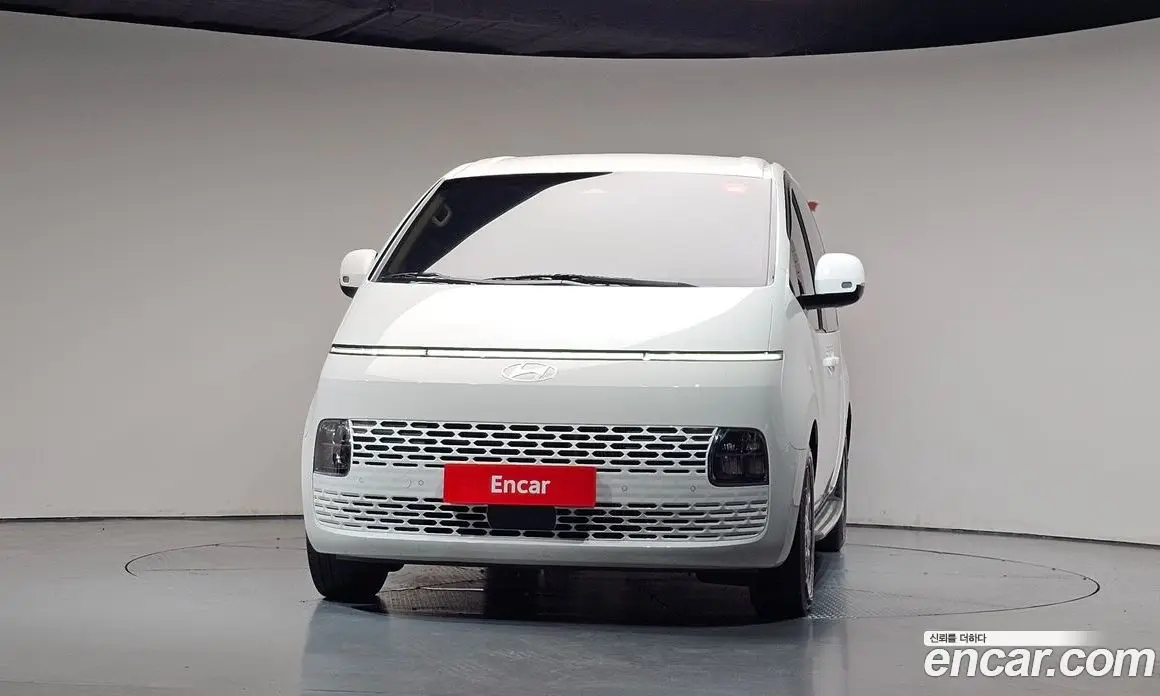 Hyundai Staria 2025 2.2 автомат (гидро), фото 3
