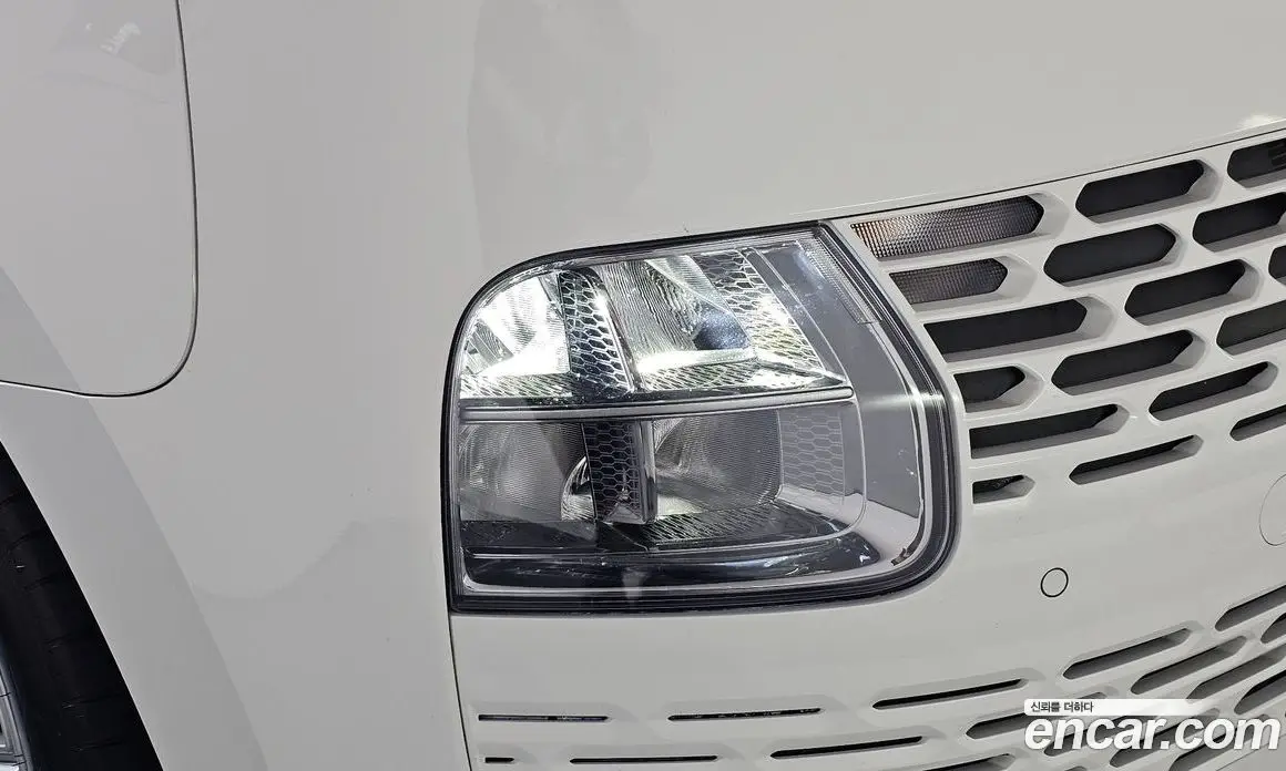 Hyundai Staria 2025 2.2 автомат (гидро), фото 8