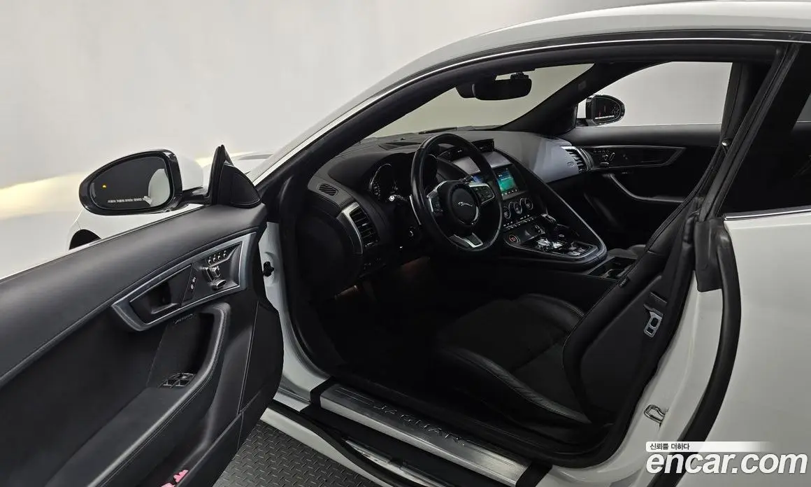 Jaguar F-Type 2019 2.0 автомат (гидро), фото 13