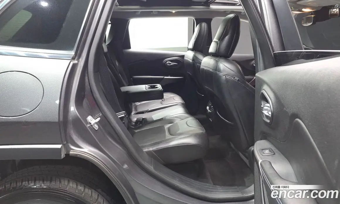 Jeep Cherokee 2019 2.4 автомат (гидро), фото 17 Jeep Cherokee 2019 2.4 автомат (гидро), фото 17