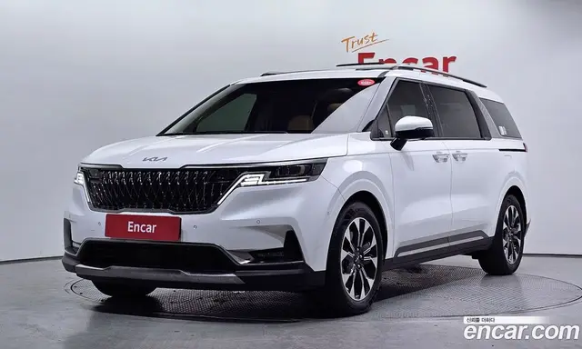 Kia Carnival, 2023, 4 394 км