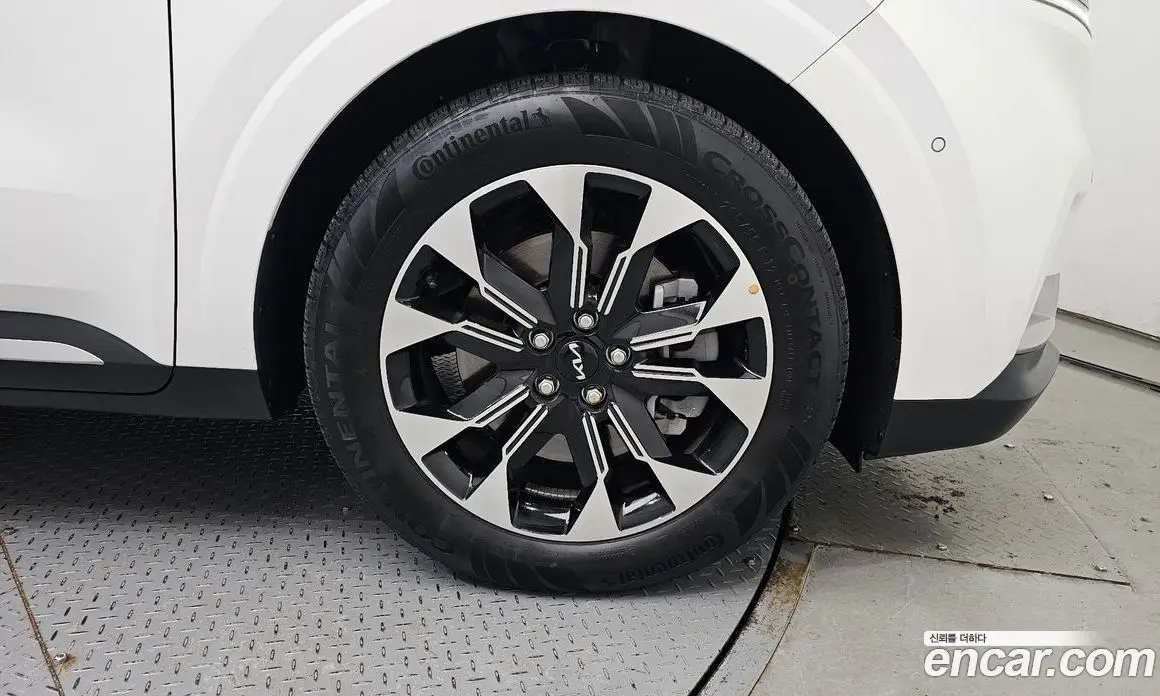 Kia Carnival 2023 3.5 автомат (гидро), фото 7