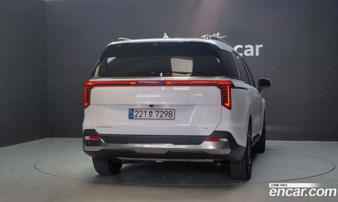 Kia Carnival 2024 1.6 автомат (гидро), фото 4 Kia Carnival 2024 1.6 автомат (гидро), фото 4