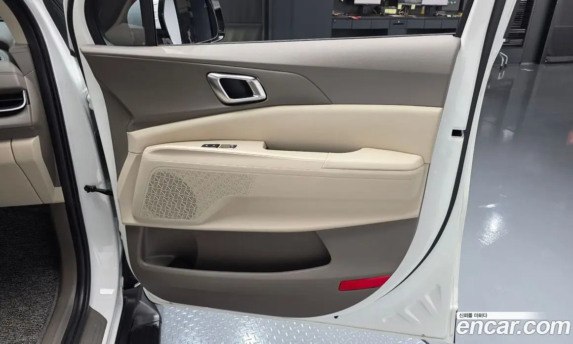 Kia Carnival 2025 2.2 автомат (гидро), фото 15 Kia Carnival 2025 2.2 автомат (гидро), фото 15