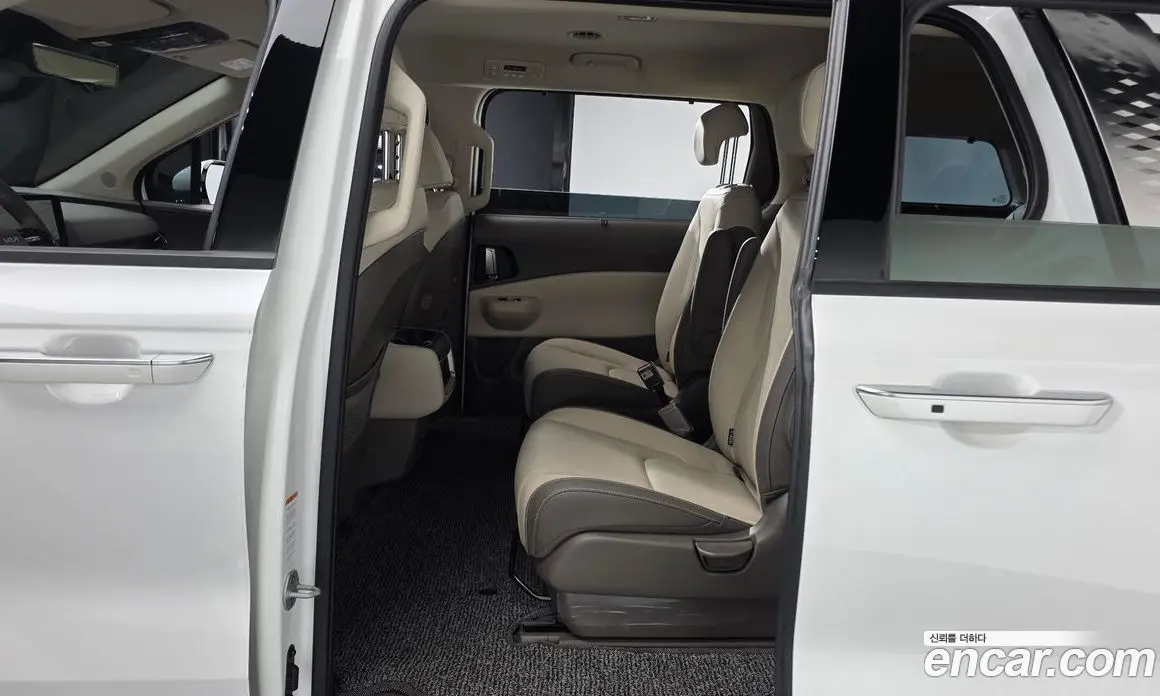Kia Carnival 2025 2.2 автомат (гидро), фото 18 Kia Carnival 2025 2.2 автомат (гидро), фото 18