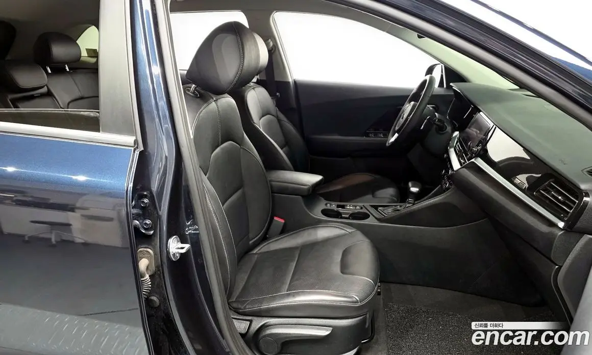 Kia Niro 2021 1.6 автомат (гидро), фото 16 Kia Niro 2021 1.6 автомат (гидро), фото 16