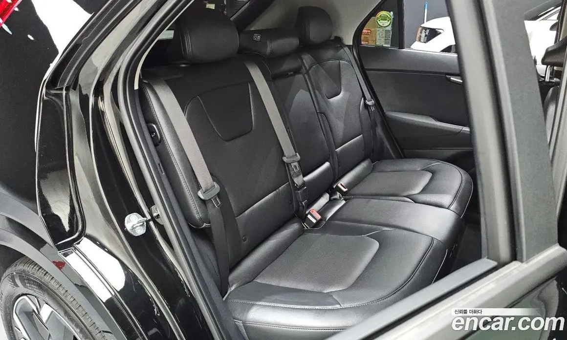 Kia Niro 2023 0.2 автомат (гидро), фото 16