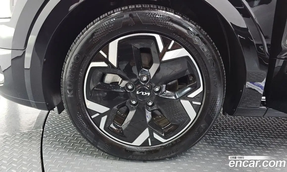 Kia Niro 2023 0.2 автомат (гидро), фото 5