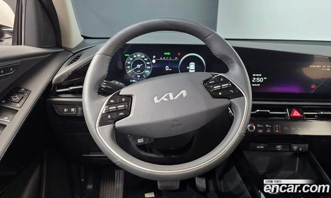 Kia Niro 2023 0.2 автомат (гидро), фото 18