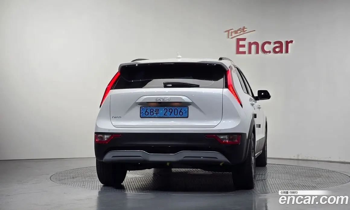 Kia Niro 2023 0.2 автомат (гидро), фото 3