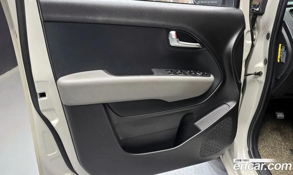 Kia Ray 2022 1.0 автомат (гидро), фото 14
