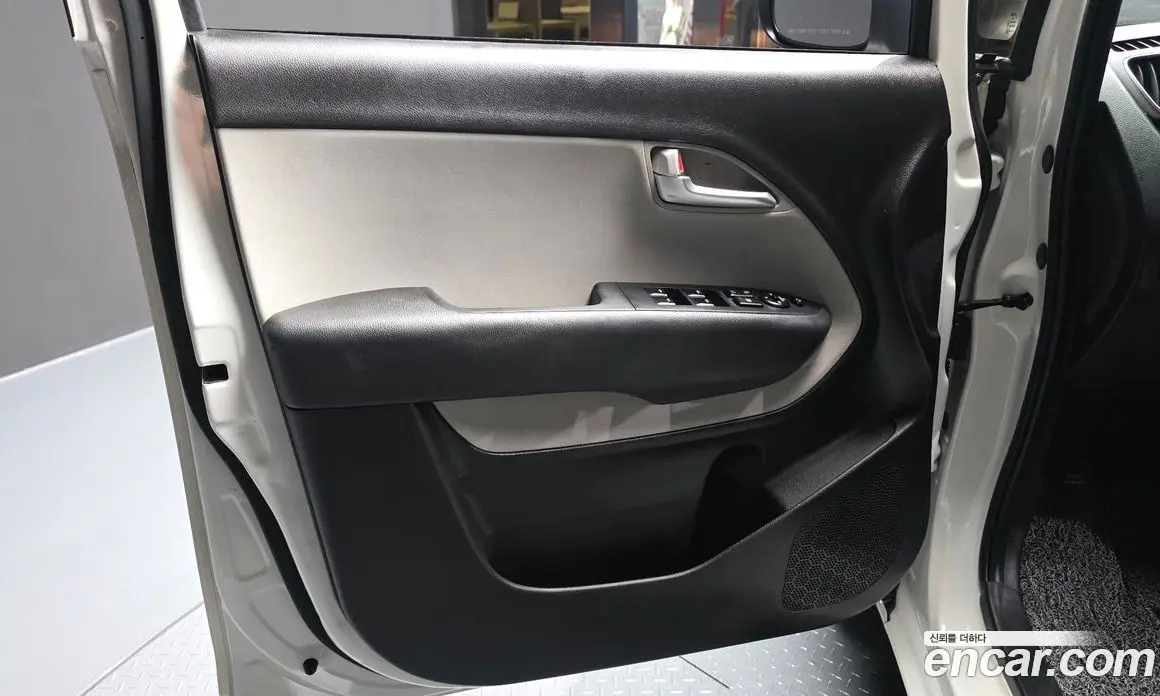 Kia Ray 2022 1.0 автомат (гидро), фото 14