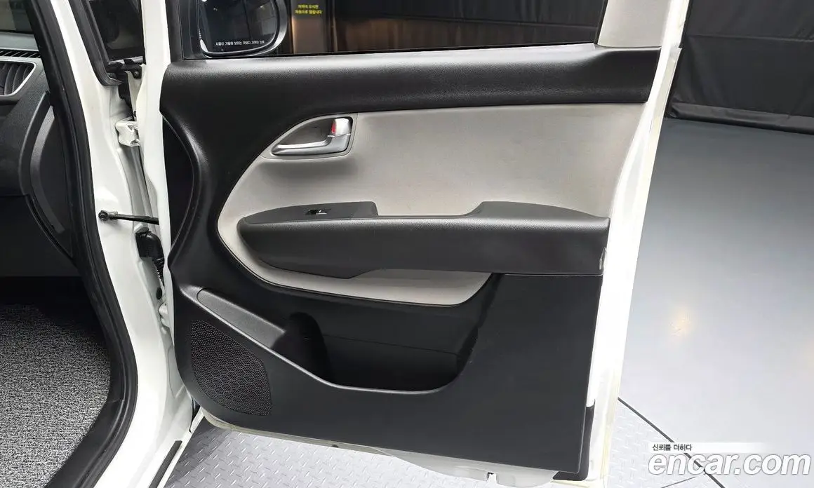 Kia Ray 2022 1.0 автомат (гидро), фото 15