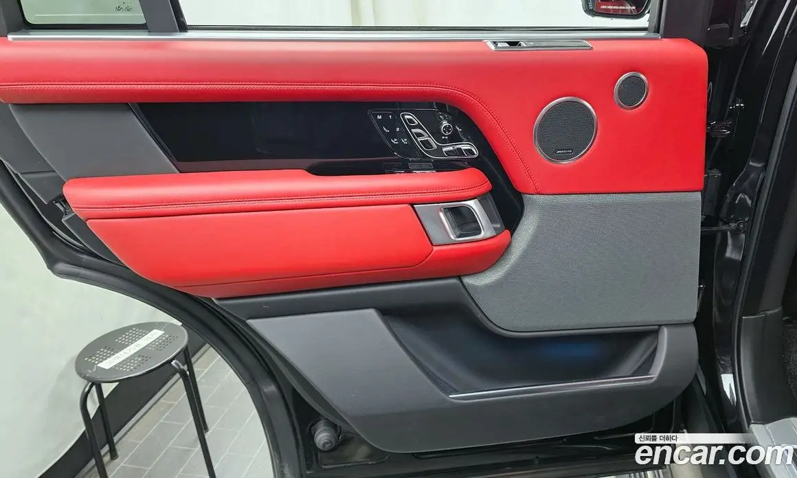 Land Rover Range Rover 2019 5.0 автомат (гидро), фото 15 Land Rover Range Rover 2019 5.0 автомат (гидро), фото 15