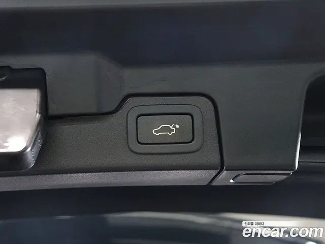 Land Rover Range Rover Evoque 2018 2.0 автомат (гидро), миниатюра 6