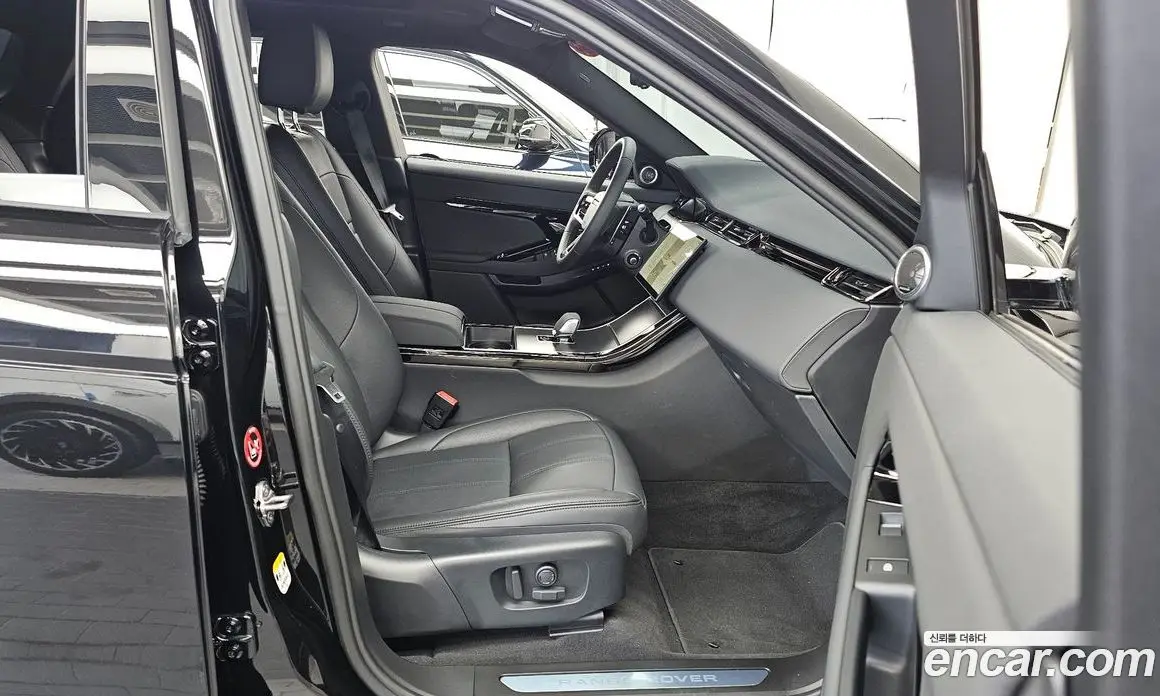 Land Rover Range Rover Evoque 2024 2.0 автомат (гидро), фото 16 Land Rover Range Rover Evoque 2024 2.0 автомат (гидро), фото 16